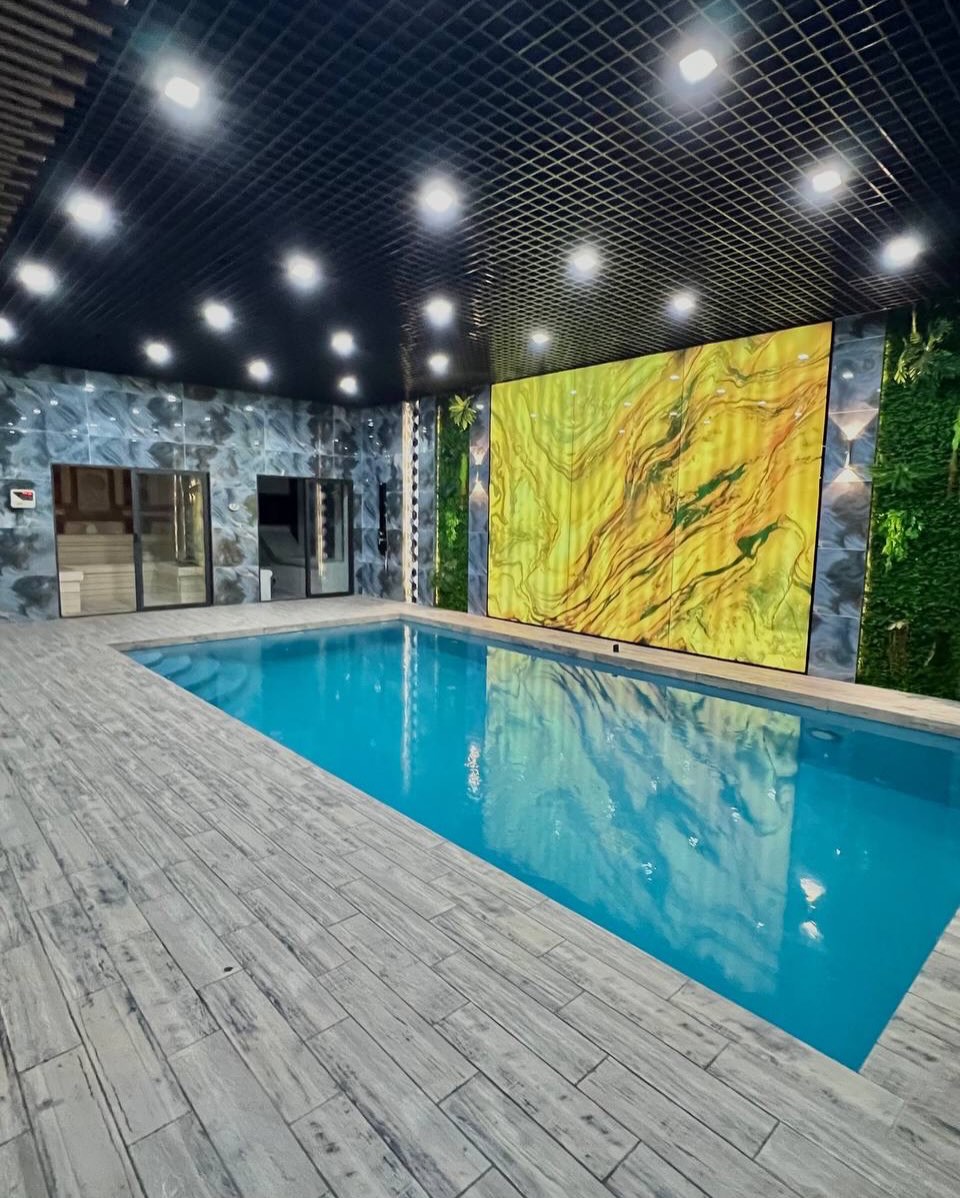 🏊 المسبح الداخلي